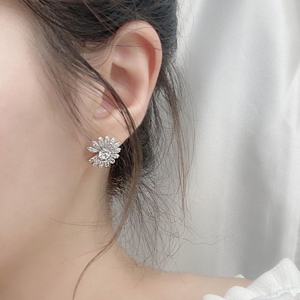 Certified 1ct. t.w. Diamond Moissanite Daisy Flower Stud Earrings NEW - Picture 3 of 10